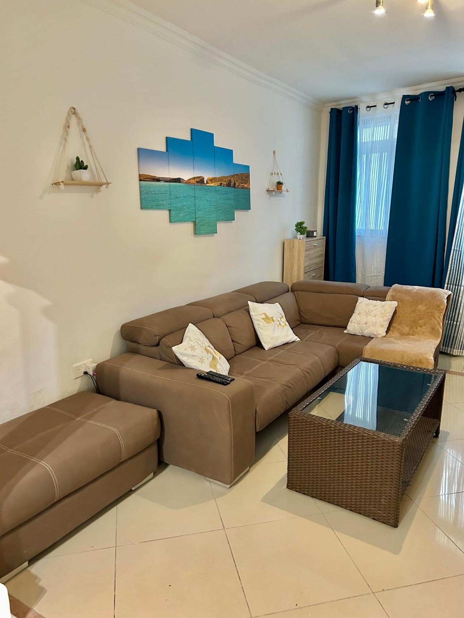 Beach Front 3-Bedroom Holiday Home Меллиеха Экстерьер фото