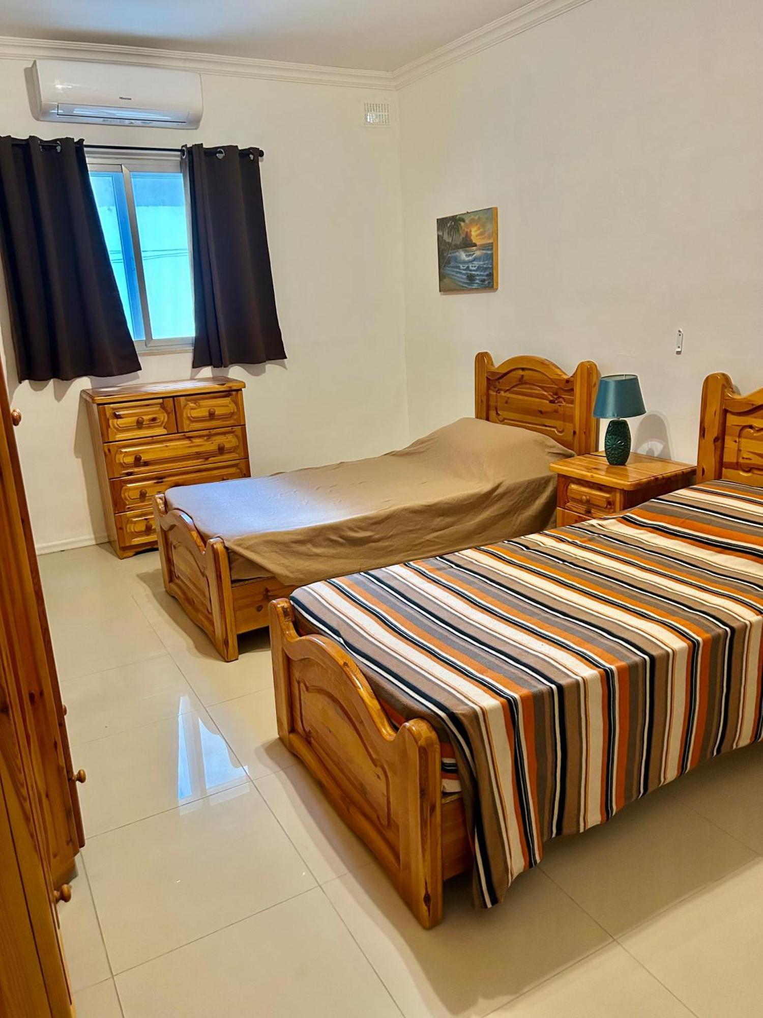 Beach Front 3-Bedroom Holiday Home Меллиеха Экстерьер фото