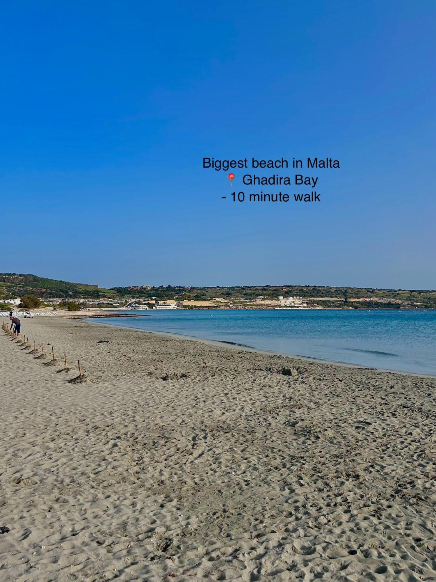 Beach Front 3-Bedroom Holiday Home Меллиеха Экстерьер фото